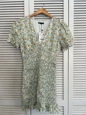 ZARA Light Green Daisy Smocked V-Neck Tunic